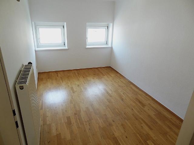 Gemütliche, geräumige und sonnige Maisonette Mietwohnung mit guter Raumaufteilung …!