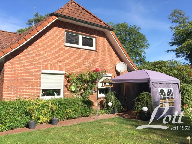 Gemütliche Haushälfte mit Carport in Ortsrandlage von Godensholt