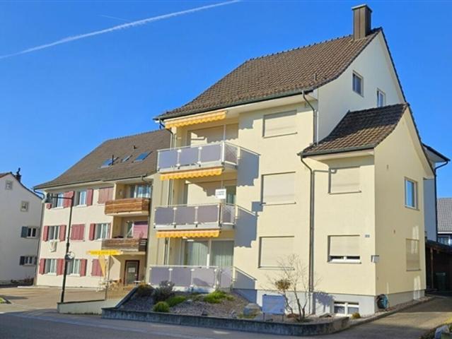 Gemütliche, helle 2.5 Zimmerwohnung mit zusätzlichem Zimmer und Estrich