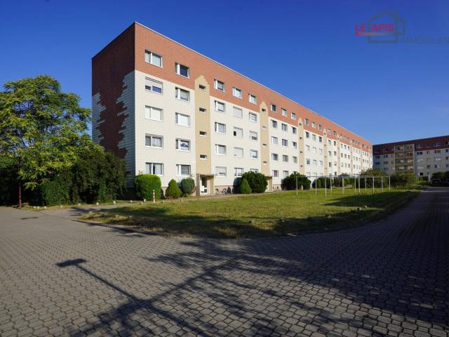 GEMÜTLICHE, HELLE 2 RWG MIT TAGESLICHTBAD IN GRÜNER UND BELIEBTER LAGE VON EILENBURG