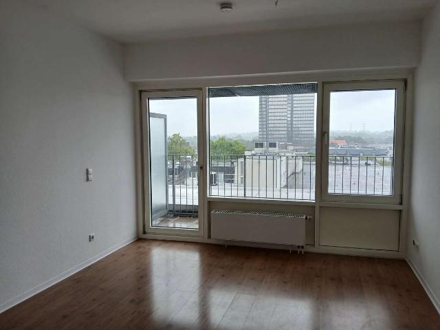 Gemütliche renovierte 2 Zimmer Maisonettenwohnung mit Balkon in der Essener City