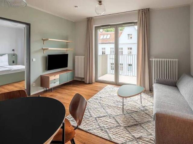 Gemütliche unbefristete 2 Zimmer Wohnung mit offenem Wohnbereich und Balkon im RIX Neukölln