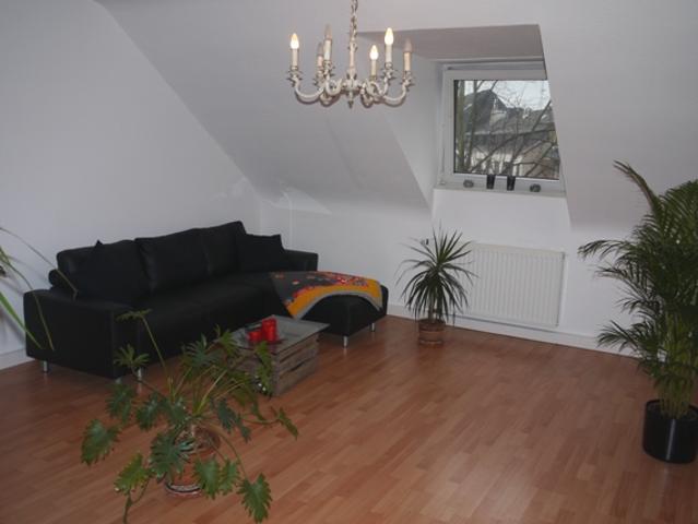 Gemütliche und helle 2 Zimmer Wohnung in zentraler Lage