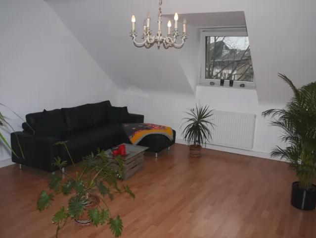 Gemütliche und helle 2 Zimmer Wohnung in zentraler Lage