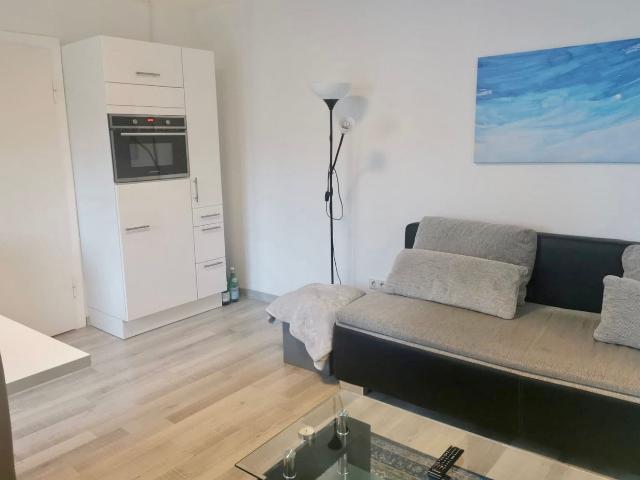 Gemütliche und ruhige möblierte 2 Zimmer Wohnung in Düsseldorf Zoo, Dusseldorf Amsterdam Apartments for Rent