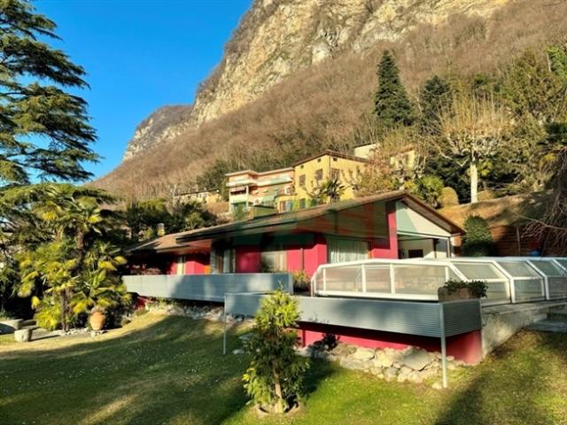 Komfortable Villa auf einer Etage mit schönem, grossen Garten und Pool