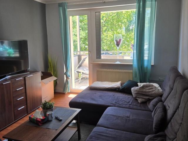Gemütliche, voll möblierte 2 Zimmer Wohnung mit Balkon – super zentral! 15 Min zum Hbf / Flughafen