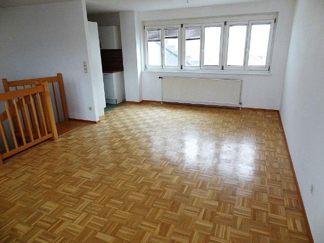 Gemütliche Wohnung im Maisonette Stil mit großem Wohn, Esszimmer …!