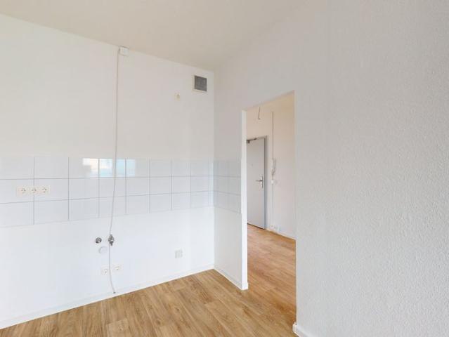 Gemütliche Wohnung in der 4. Etage top saniert ab Dez