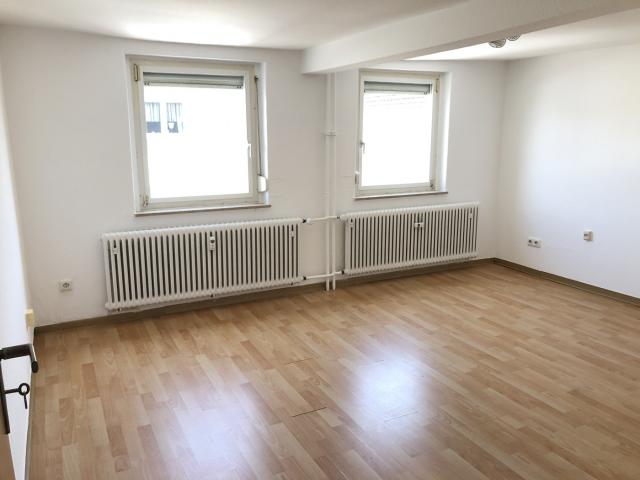 Gemütliche Wohnung mit Hauscharakter, div. Nebenflächen und Garten in Watzenborn Steinberg!
