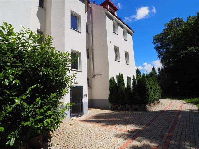 GEMÜTLICHE WOHNUNG MIT 2 TERRASSEn UND GARTEN