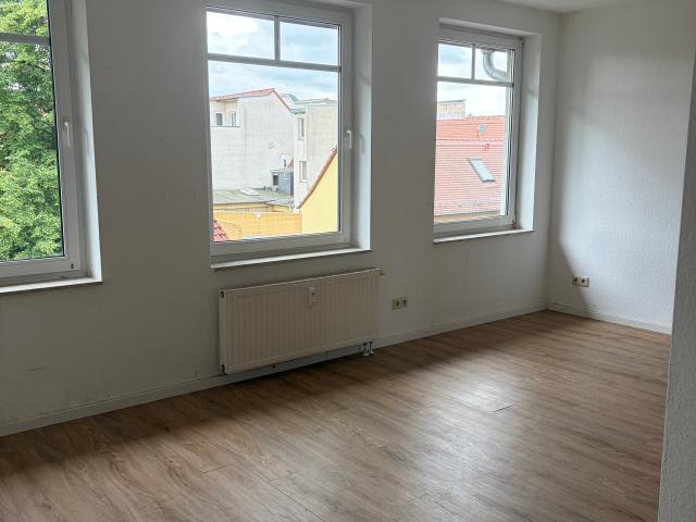 Gemütliche Zweiraumwohnung mit Balkon im Zentrum von Calbe