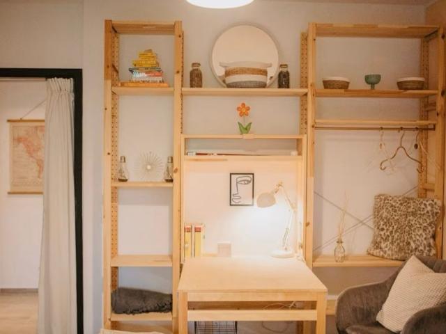Gemütliche zentrumsnahe Wohnung, mit eigener Terrasse, Koln Amsterdam Apartments for Rent