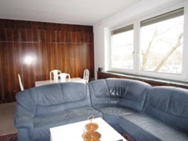 Gemütliche 140 qm Wohnung im 70iger Jahre Stil mit Balkon im 2. OG in Langenhagen!