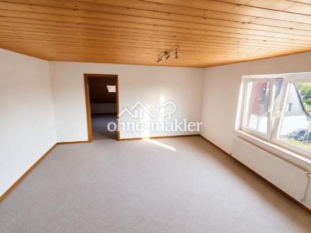 Gemütliche 1,5 Zimmer Dachgeschosswohnung in ruhiger Lage