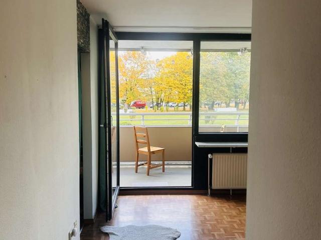 Gemütliche 1 Zimmer Wohnung mit großem Balkon und Einbauküche in Audi Nähe