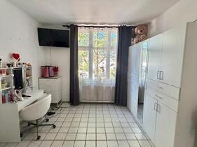 Gemütliche 1 Zimmer Wohnung mit Loggia & Einbauküche