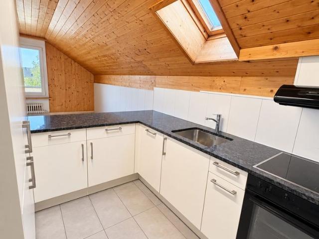 Gemütliche 2.5 Zimmer Dachwohnung mit grosszügigem Balkon
