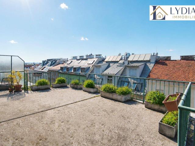 Gemütliche 2,5 Zimmer Wohnung in ruhiger, begrünten Innenhoflage mit zwei Gemeinschaftsterrassen, Top Lage, Nähe U1 Südtiroler Platz