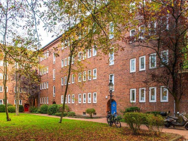 Gemütliche 2,5 Zimmer Wohnung mit Dielenboden und Badewanne in Kiel