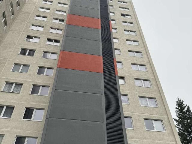 gemütliche 2 Raum Wohnung mit Fahrstuhl, Balkon und Dusche NEU !