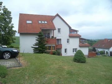 Gemütliche 2 Raum Wohnung im Erdgeschoss mit Terrassenmöglichkeit & Carport – ruhig wohnen am Grünen