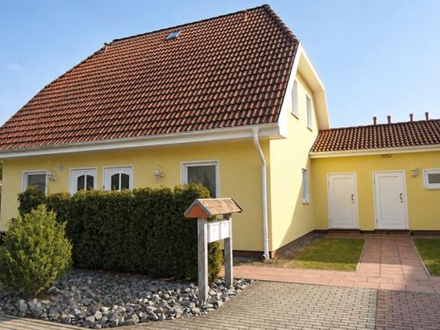 Gemütliche 2 Raum Dachgeschosswohnung mit Balkon und EBK in ruhiger Lage