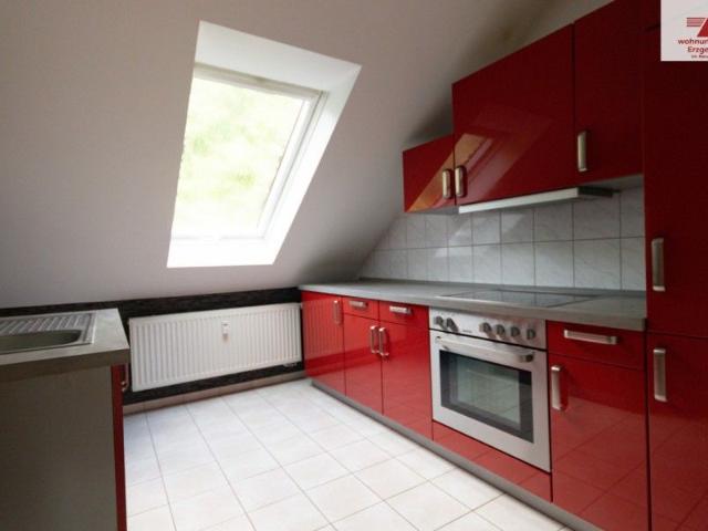 Gemütliche 2 Raum Dachgeschosswohnung mit Einbauküche und PKW Stellplatz in Annaberg OT Buchholz!