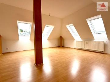 Gemütliche 2 Raum Dachgeschosswohnung in Gornsdorf mit PKW Stellplatz!