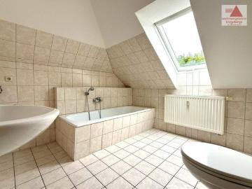 Gemütliche 2 Raum Dachgeschosswohnung in Gornsdorf mit PKW Stellplatz!