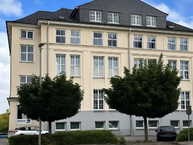 Gepflegte 2 Zi. Wohnung mit Balkon und STP
