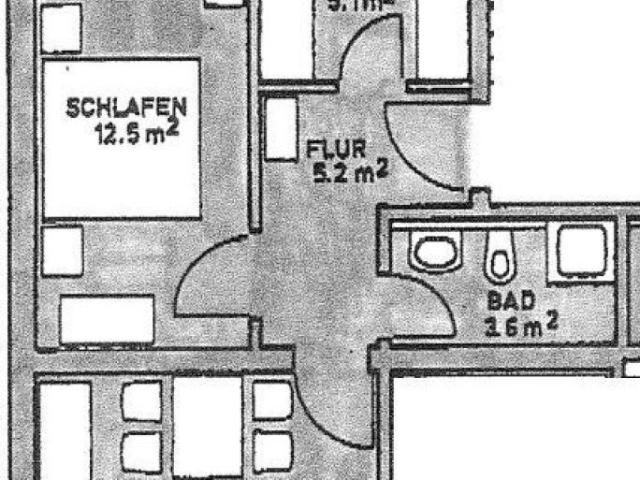 Gemütliche 2 Zimmer mit Laminat, Stellplatz und Dusche mit Fenster in ruhiger Lage!