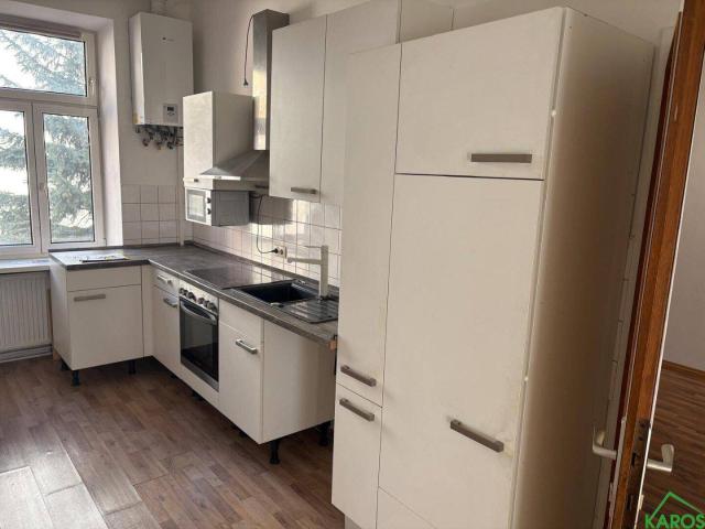 GEMÜTLICHE 2,5 ZIMMER ALTBAUWOHNUNG INKL. EINBAUKÜCHE!