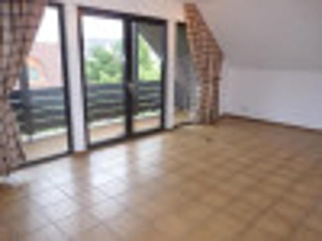 Gemütliche 2 Zimmer Dachgeschoss Wohnung mit Balkon in ruhiger Lage in Alzenau!