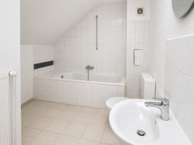gemütliche 2 Zimmer Dachgeschosswohnung – ab sofort