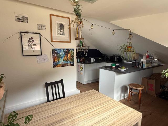 Gemütliche 2 Zimmer Dachgeschosswohnung mit Garage