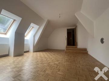 Gemütliche 2 Zimmer Dachgeschosswohnung mit Gartenmitbenutzung in ruhiger Waldrandlage