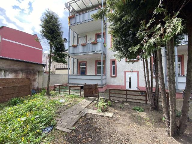 Gemütliche 2 Zimmer DG Wohnung mit Einbauküche zu vermieten
