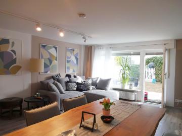 Gemütliche 2 Zimmer Ferienwohnung mit eigenem Garten – nur 2 Minuten zum Rhein