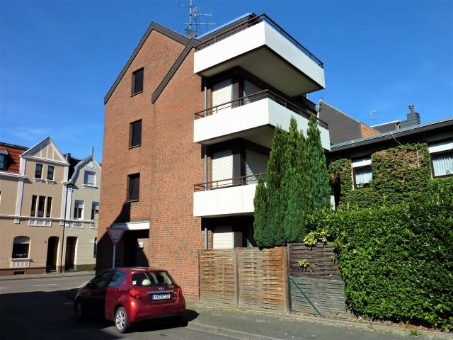 GEMÜTLICHE 2 ZIMMER SENIORENWOHNUNG MIT SONNENBALKON