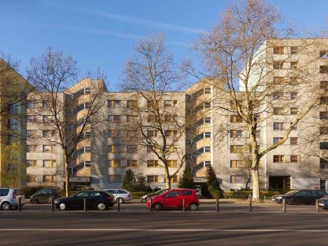 Gemütliche 2 Zimmer Wohnung für Heimwerker in Staaken ab sofort!