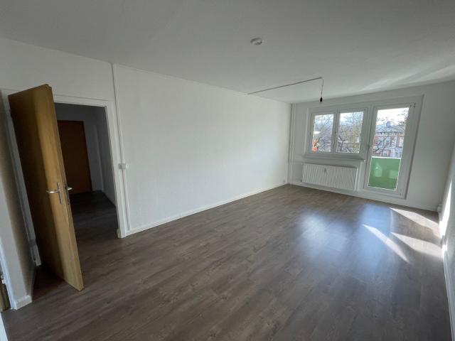 Bei Bedarf auch mit Einbauküche! Gemütliche 2 Zimmer Wohnung im Erdgeschoss sucht Nachmieter!