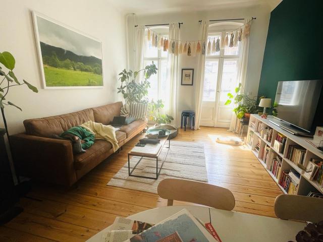 Gemütliche 2 Zimmer Wohnung im Herzen den Kreuzkölln Kiez, Berlin Amsterdam Apartments for Rent
