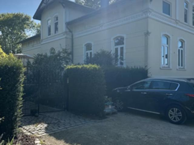 Gemütliche 2 Zimmer Wohnung in alter Villa im Grünen