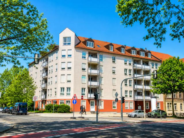 Gemütliche 2 Zimmer Wohnung mit Balkon, Aufzug und Tiefgaragenstellplatz in Dresden Löbtau