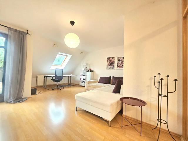 Gemütliche 2 Zimmer Wohnung mit Balkon in zentraler Lage