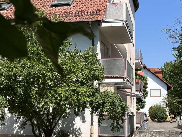 Gemütliche 2 Zimmer Wohnung mit Balkon in kleiner, sehr gepflegter Wohnanlage