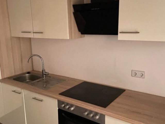 Gemütliche 2 Zimmer Wohnung mit Einbauküche, Badewanne und Balkon in Lokstedt