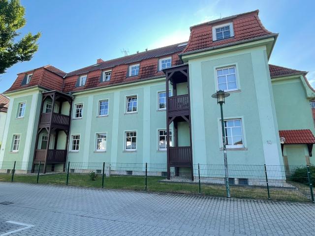 Gemütliche 2 Zimmer Wohnung mit Einbauküche und Balkon!