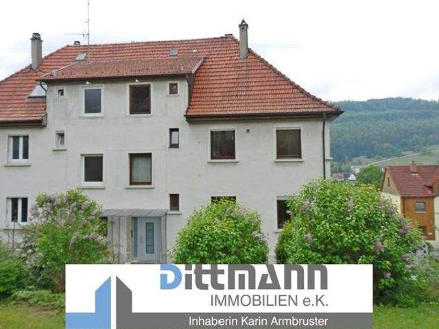 Gemütliche 2 ½ Zimmer Wohnung mit einem Zusatzzimmer und Garten in Ebingen